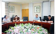 引领 携手共进 ——实验小学召开班主任导师结对会议